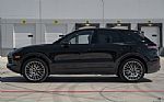 2019 Cayenne Thumbnail 25