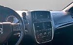 2017 Grand Caravan Thumbnail 6