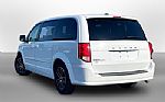 2017 Grand Caravan Thumbnail 9