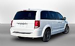2017 Grand Caravan Thumbnail 10