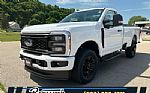 2025 Super Duty F-350 SRW Thumbnail 1