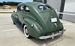 1940 Deluxe Sedan Thumbnail 3
