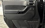 2016 Wrangler Thumbnail 32