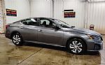 2024 Altima Thumbnail 2
