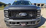 2027 Super Duty F-250 SRW Thumbnail 2