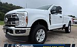 2027 Super Duty F-350 SRW Thumbnail 1