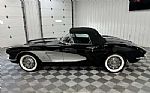 1961 Corvette Thumbnail 4