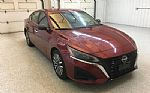 2024 Altima Thumbnail 2