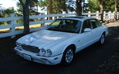 Photo of a 2000 Jaguar XJ8 for sale
