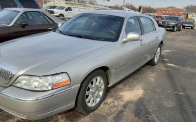 2010 Lincoln Town Car 