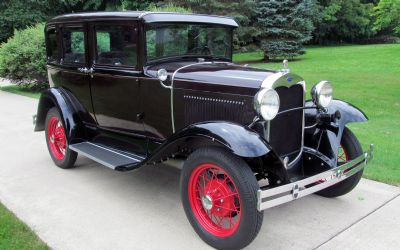 1930 Ford Model A Deluxe Town Sedan