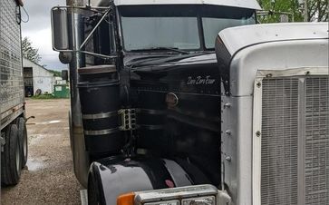 Photo of a 1993 Peterbilt 379 Exhd Semi Tractor for sale