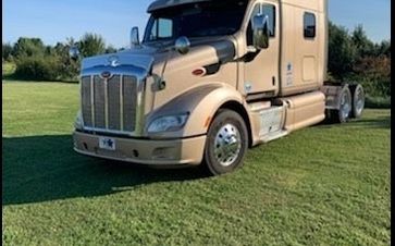 Photo of a 2013 Peterbilt 587 Semi-Tractor for sale