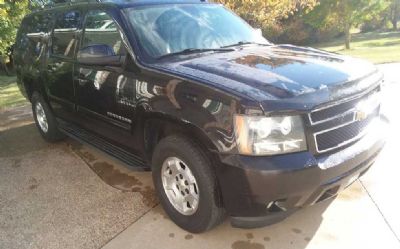 Photo of a 2014 Chevrolet Suburban LT 4 Dr. 4WD SUV (1/2 Ton) for sale