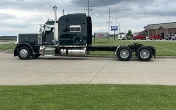 Photo of a 2016 Peterbilt 389 Semi-Tractor for sale