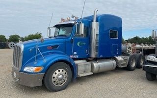 Photo of a 2011 Peterbilt 386 Semi-Tractor for sale