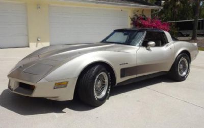 1982 Chevrolet Corvette T-TOP Coupe Collector Edition