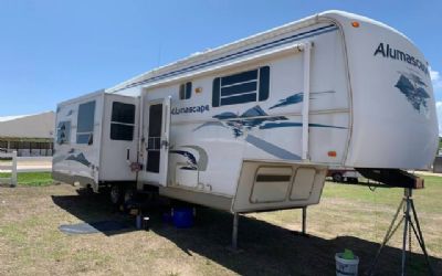 Photo of a 2004 Holiday Rambler® Alumascape Fifth Wheel for sale