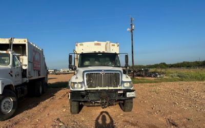 Photo of a 2007 International Trash Truck for sale