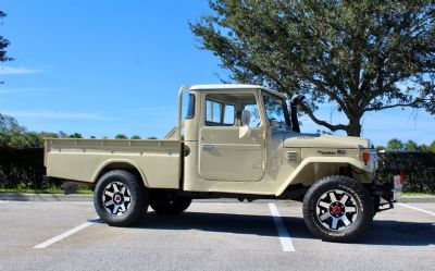 1976 Toyota Land Cruiser HJ45 Pickup 