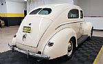 1940 Deluxe Tudor Sedan Thumbnail 4