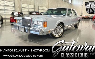 Photo of a 1989 Lincoln Town Car Signature Edition for sale