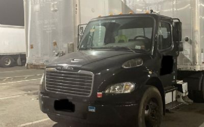 Photo of a 2005 Freightliner Business Class M2 106 Day Cab Truck for sale