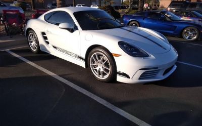 2022 Porsche 718 Cayman T 