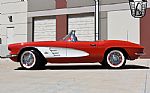 1961 Corvette Thumbnail 3