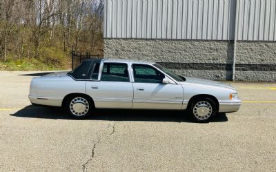 Photo of a 1999 Cadillac Deville for sale