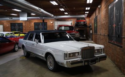 Photo of a 1987 Lincoln Town Car 4DR Sedan Signature for sale