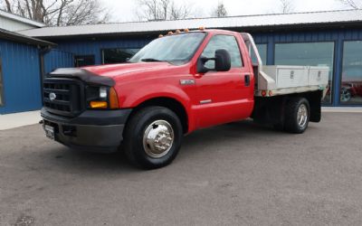 Photo of a 2006 Ford F-350 Super Duty 4X2 2DR Regular Cab 140.8 164.8 In. WB for sale
