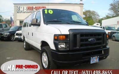 Photo of a 2009 Ford Econoline Wagon for sale