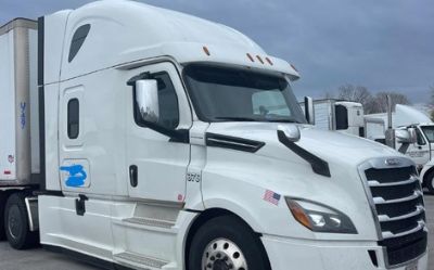 2019 Freightliner Cascadia 126 Semi Tractor