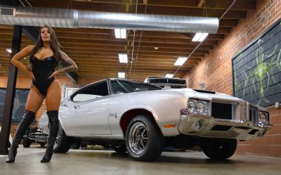 Photo of a 1971 Oldsmobile Cutlass 442 W-30 Clone for sale
