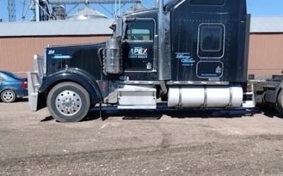 Photo of a 2005 Kenworth W900L Sleeper for sale