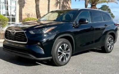 Photo of a 2022 Toyota Highlander XLE for sale