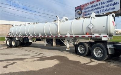 Photo of a 2015 Keith Huber Vacuum Tank Trailer for sale