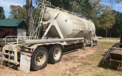 Photo of a 2019 Gallegos Steel 1040 Cuft Pneumatic Bulk Trailer for sale