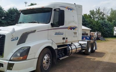 Photo of a 2013 Volvo VNL Sleeper Semi Truck for sale