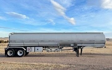 Photo of a 1986 Fruehauf Tanker Trailer for sale