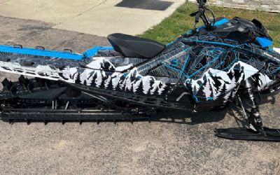 Photo of a 2020 Ski-Doo Summit SP 165