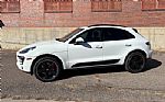 2017 Macan Thumbnail 23