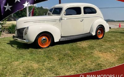 1939 Ford Deluxe Tudor Sedan