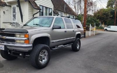 1999 Chevrolet Suburban LT 