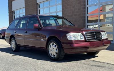 Photo of a 1995 Mercedes-Benz E320 Used for sale