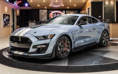 2022 Ford Mustang Shelby GT500 Carbon FI 2022 Ford Mustang Shelby GT500 Carbon Fiber Track Pack Heritage Edition