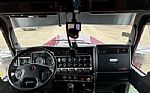 2025 W900 Thumbnail 10