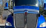2019 T680 Thumbnail 2