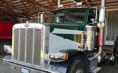 Photo of a 2010 Peterbilt 388 Day Cab Semi Truck for sale